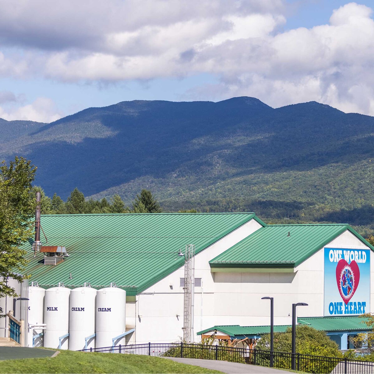 Buiten een Ben & Jerry's-fabriek